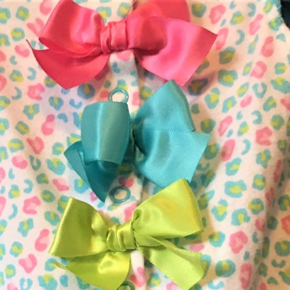 FIRST IMPRESSIONS 3-Bow Flutter Sleeve Onsie  0-3M - Picture 7 of 9